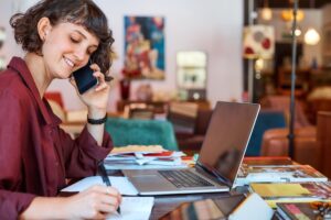Merchant Center atrybut [adult] komunikacja na landing page